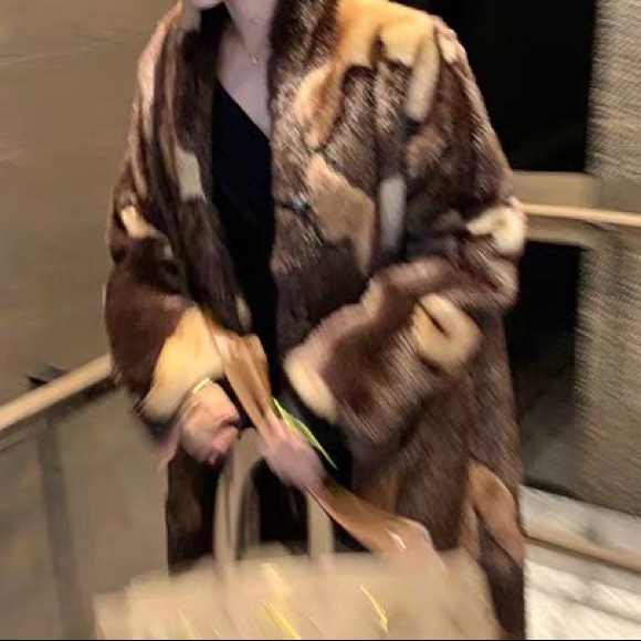 Brown fur coat - Picture 5 of 5